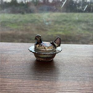 Mosser Smokey Titanium Carnival Mini Hen on Nest